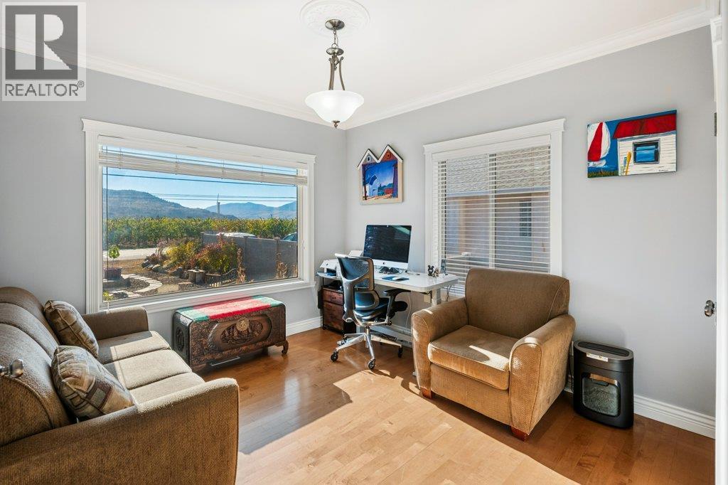 1124 Fairview Road, Oliver