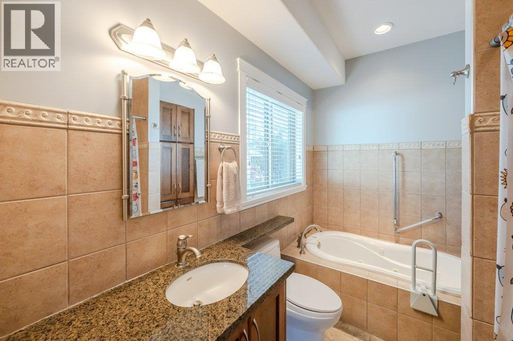 1124 Fairview Road, Oliver