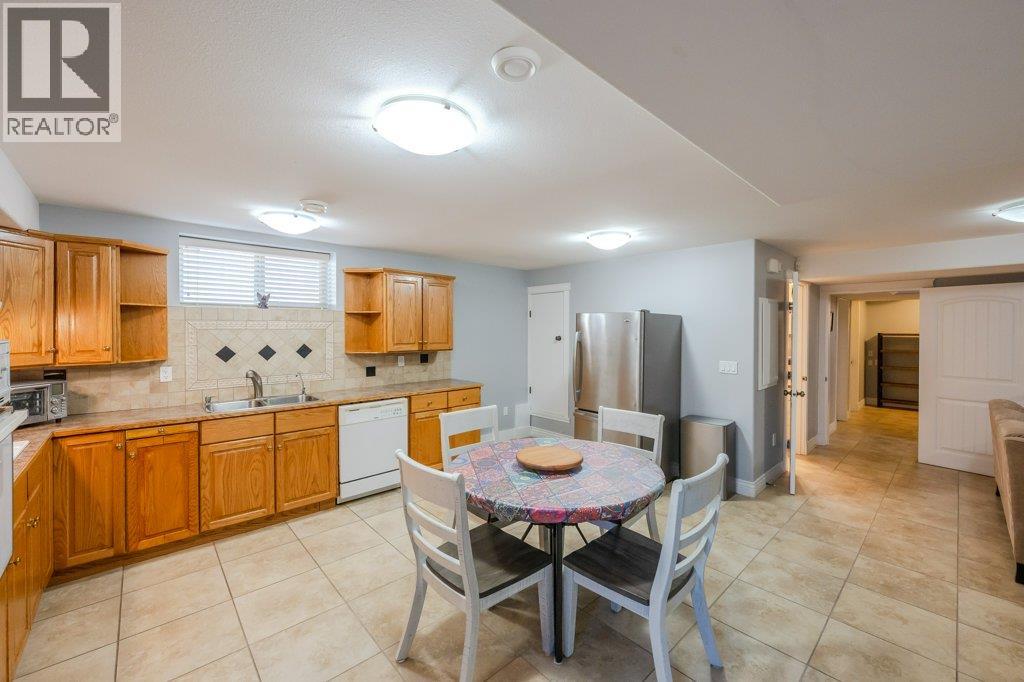 1124 Fairview Road, Oliver