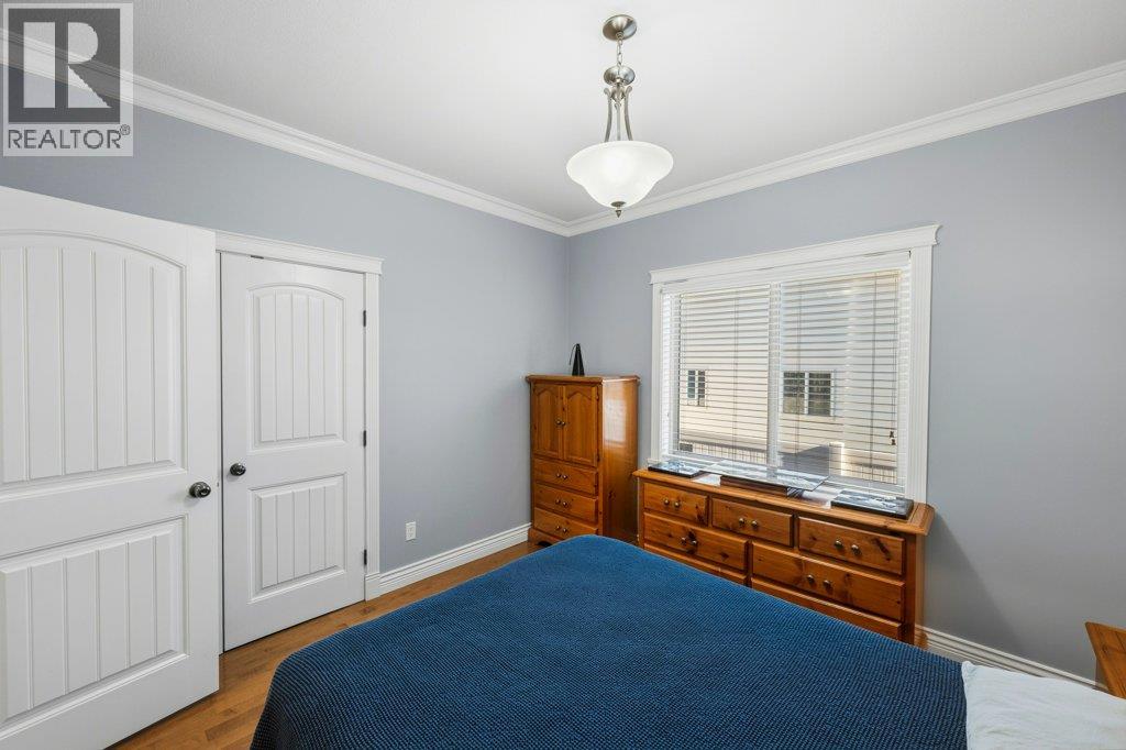 1124 Fairview Road, Oliver