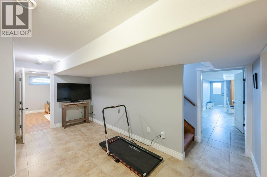 1124 Fairview Road, Oliver