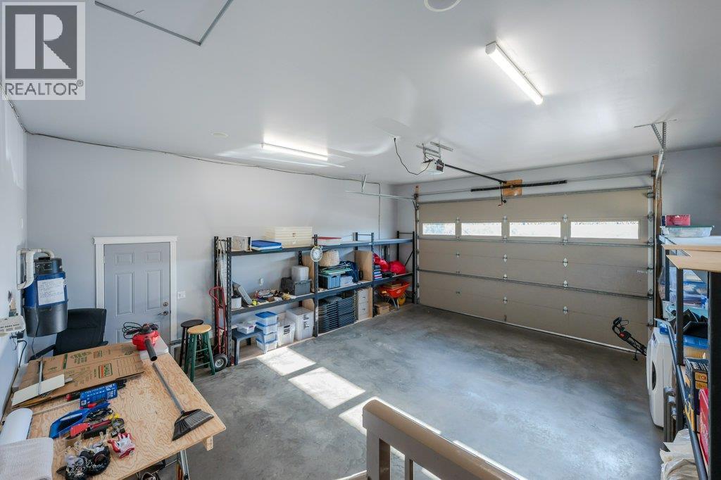 1124 Fairview Road, Oliver