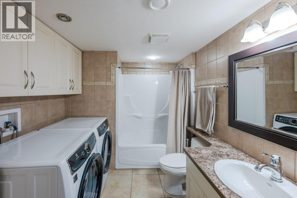 1124 Fairview Road, Oliver