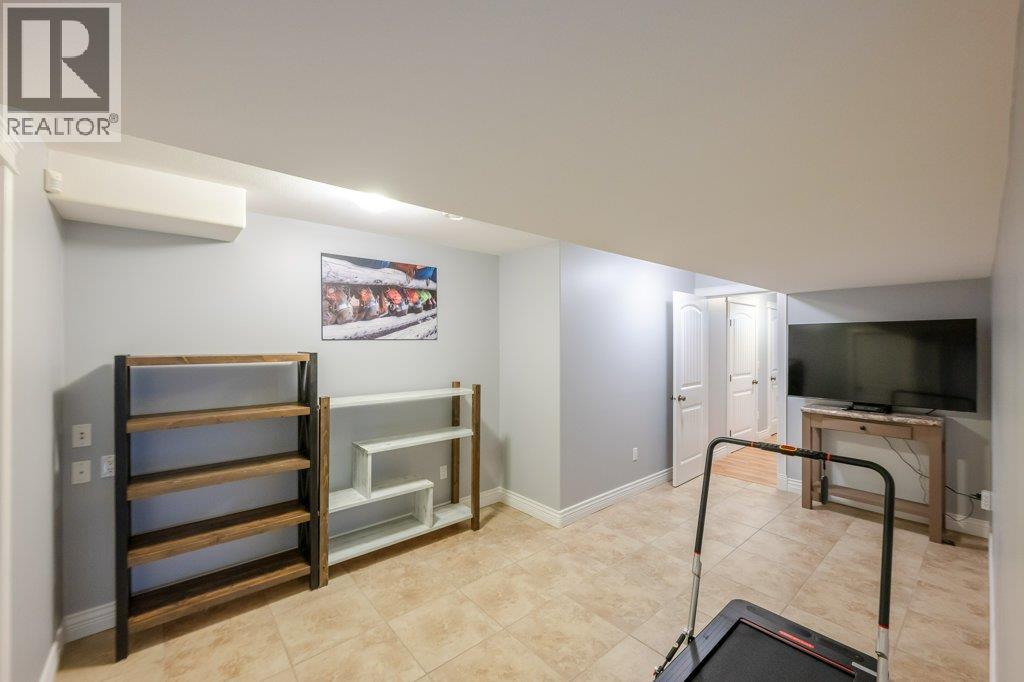 1124 Fairview Road, Oliver