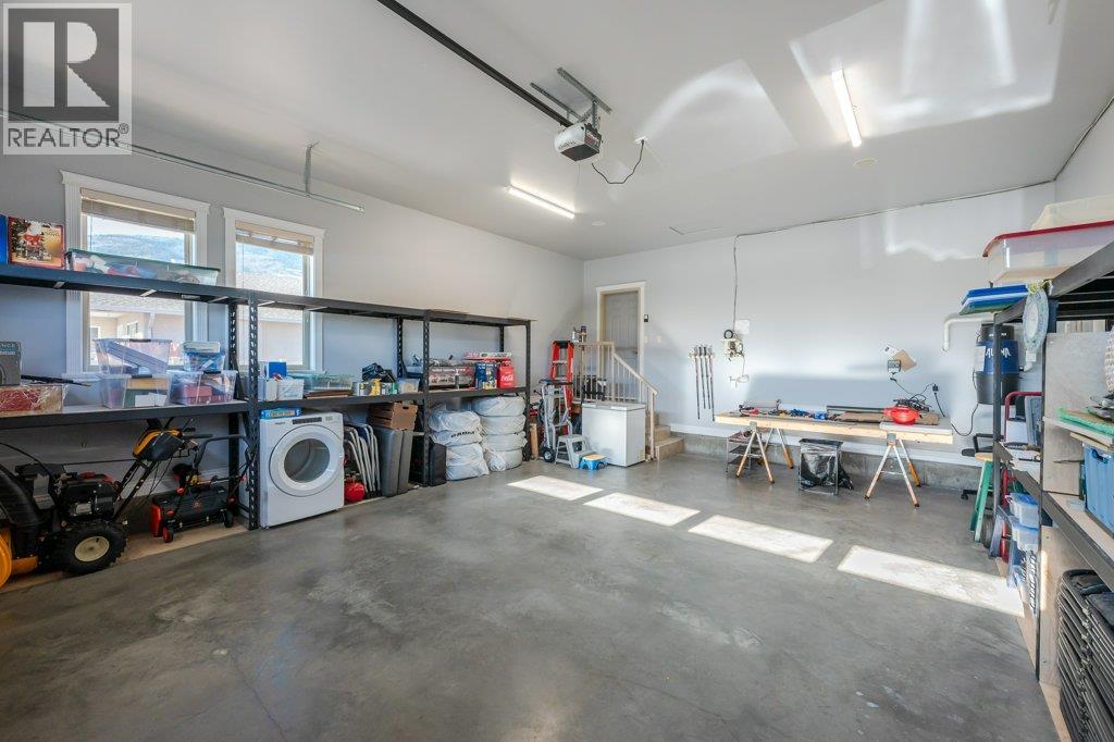 1124 Fairview Road, Oliver