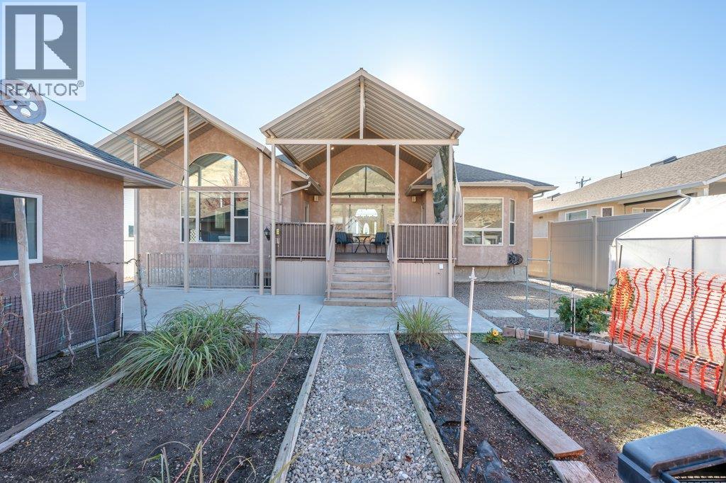 1124 Fairview Road, Oliver