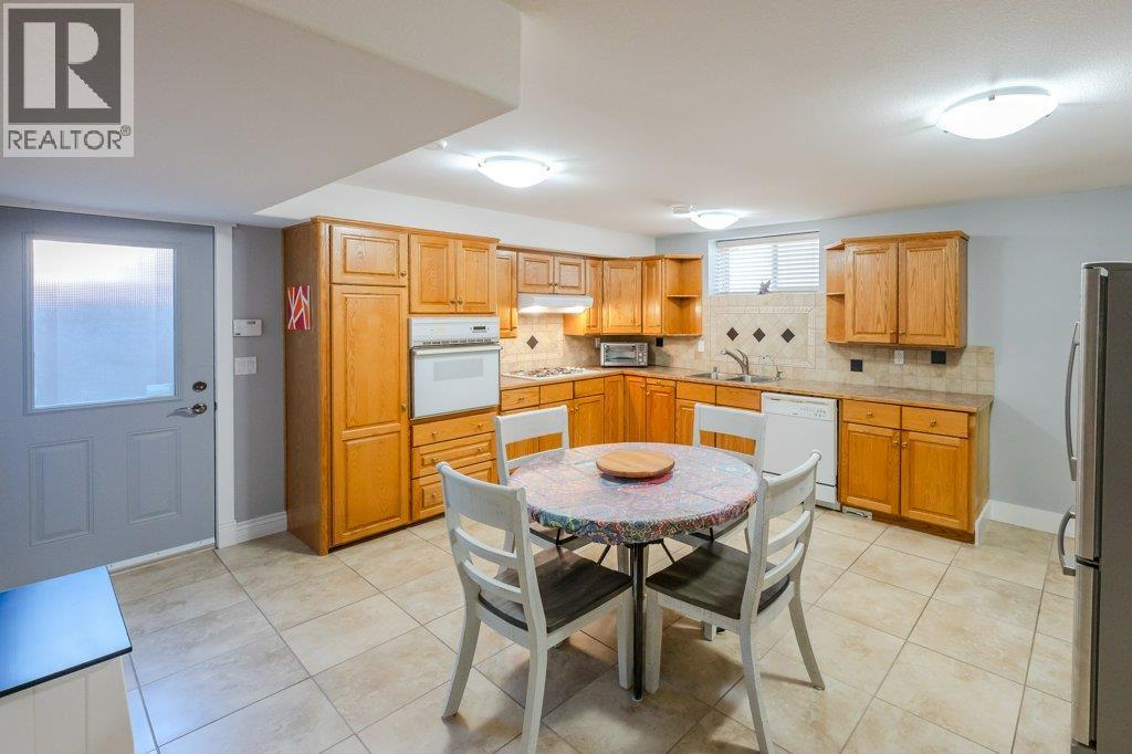 1124 Fairview Road, Oliver