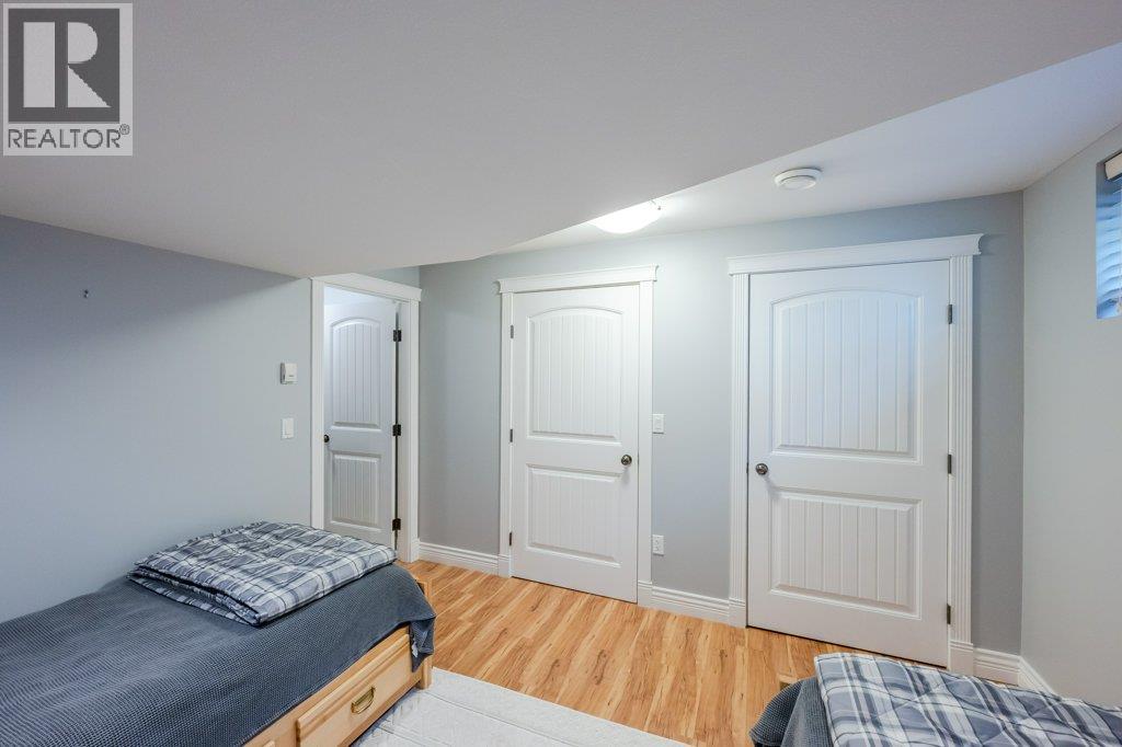 1124 Fairview Road, Oliver