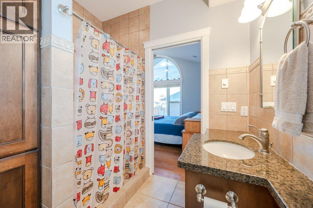 1124 Fairview Road, Oliver