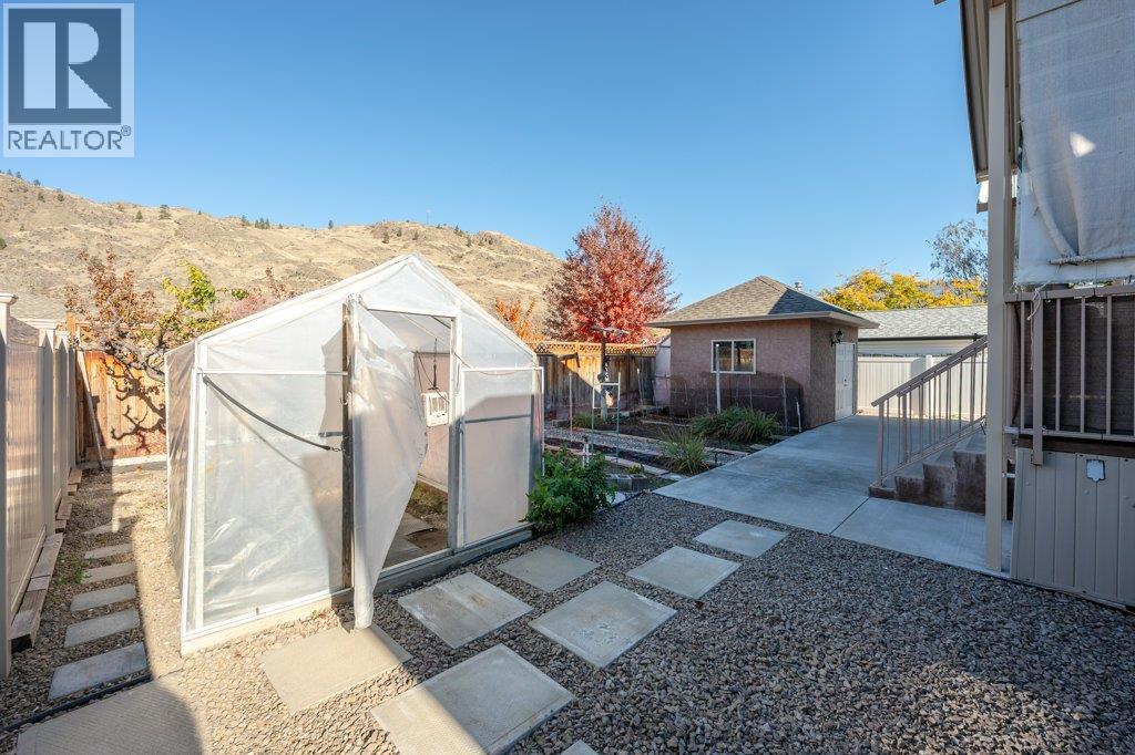 1124 Fairview Road, Oliver