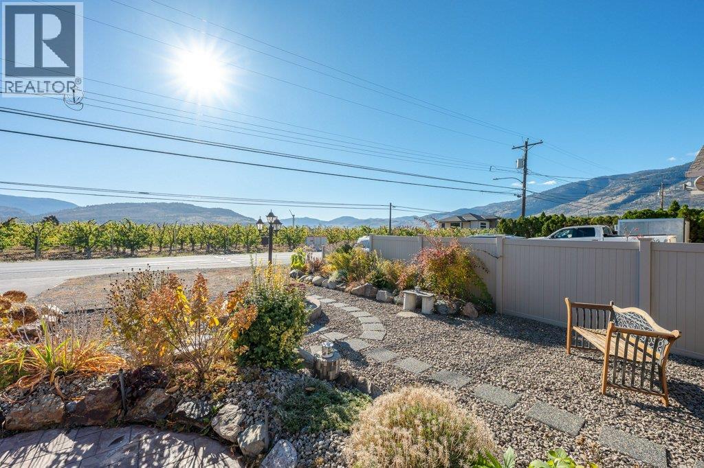 1124 Fairview Road, Oliver