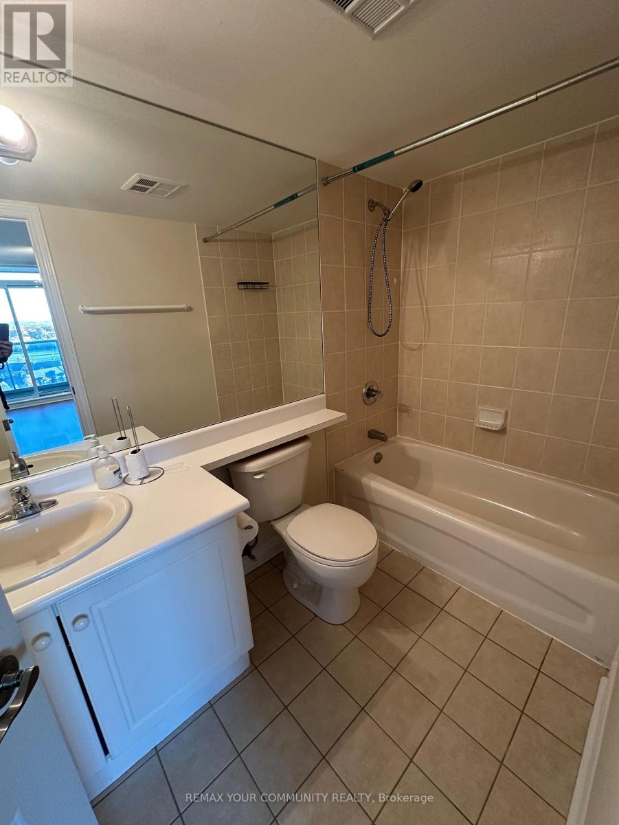 1207 - 50 DISERA DRIVE, Vaughan (Beverley Glen) — photo 12