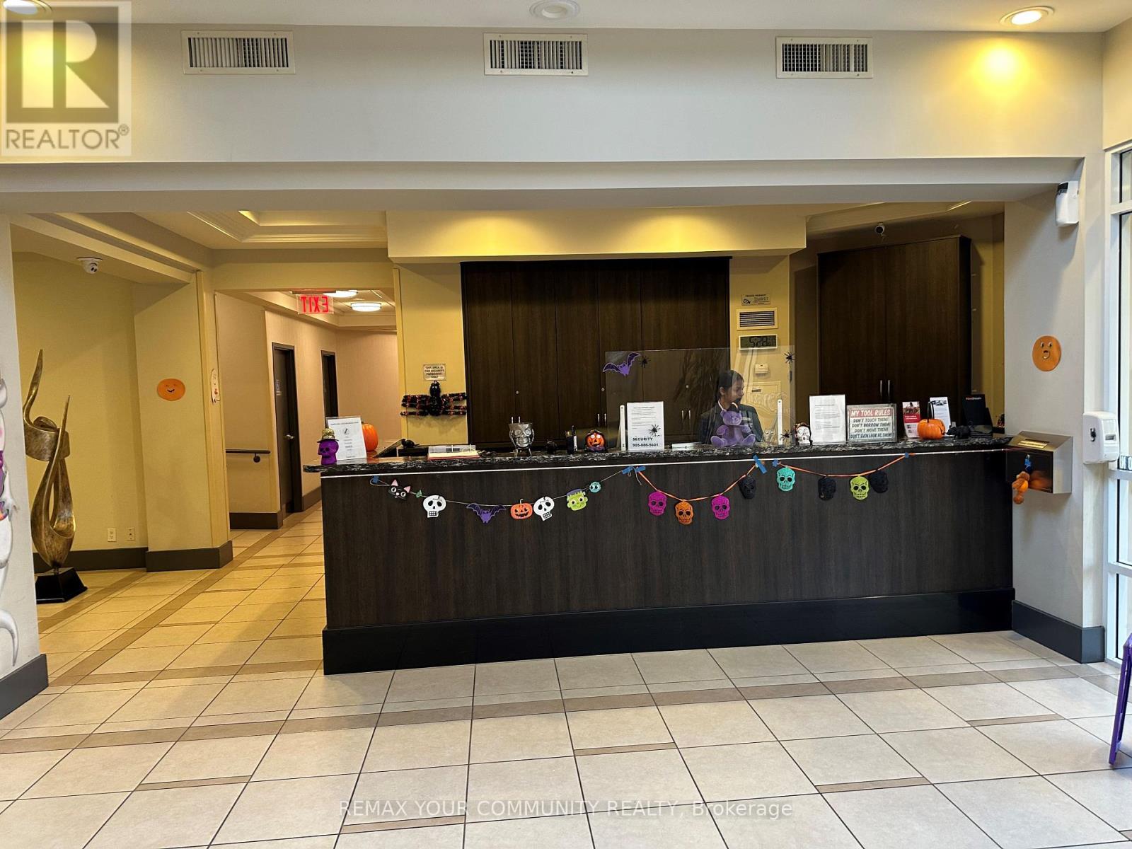 1207 - 50 DISERA DRIVE, Vaughan (Beverley Glen) — photo 4