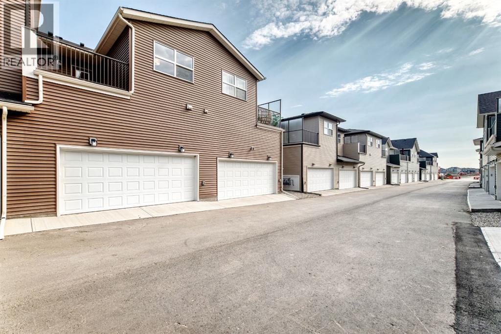 1063 Bayview Crescent SW, photo 37 of 43