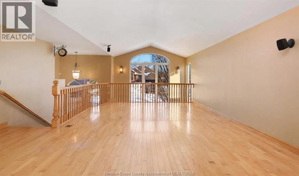 MLS# 26026301: 555 REVLAND Drive Unit# UPPER, Tecumseh, Canada