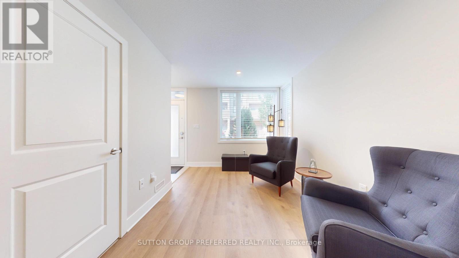 136 - 1960 DALMAGARRY ROAD, London North (North E) — photo 8