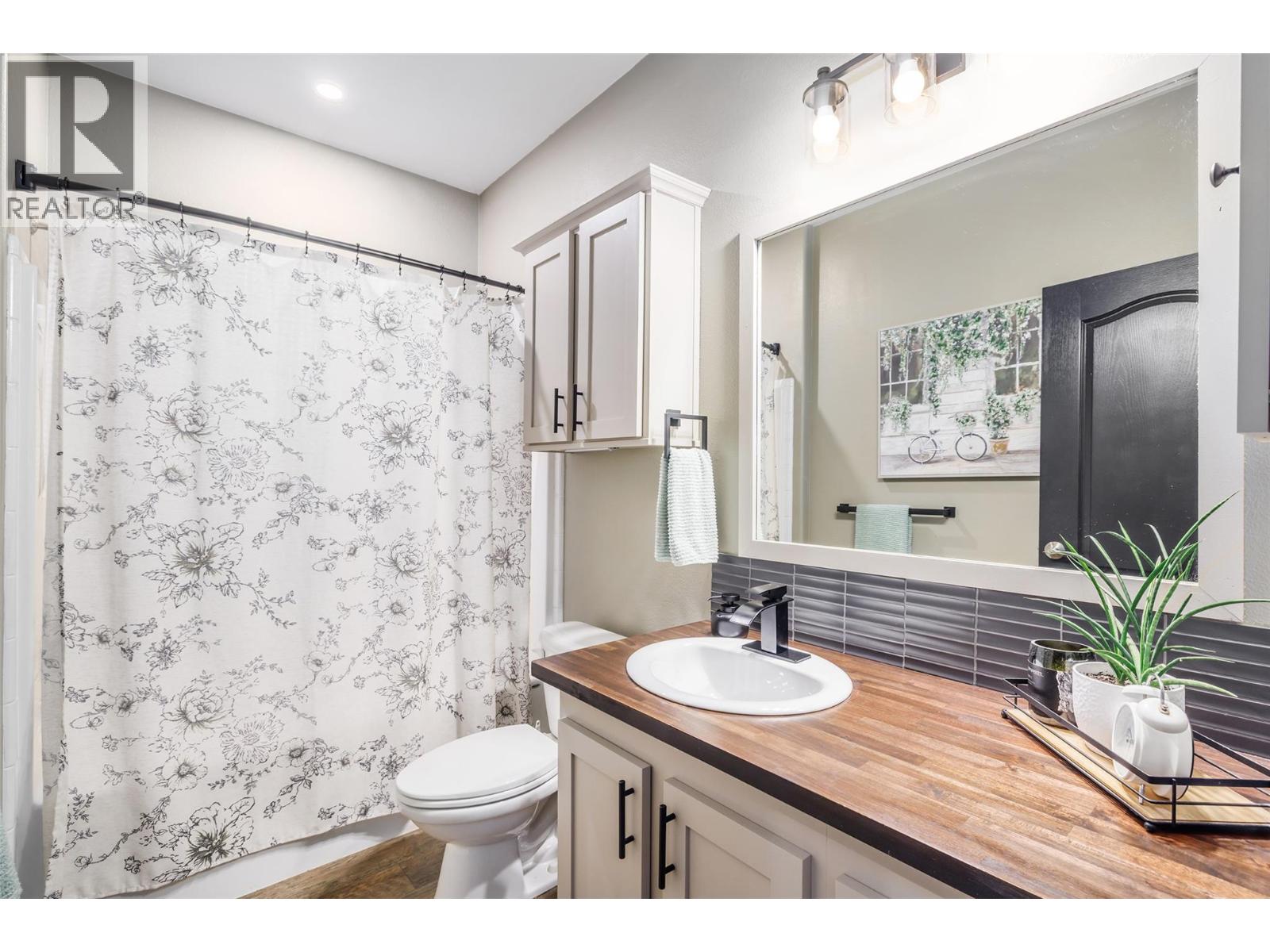 514 2440 Old Okanagan Highway, Westbank