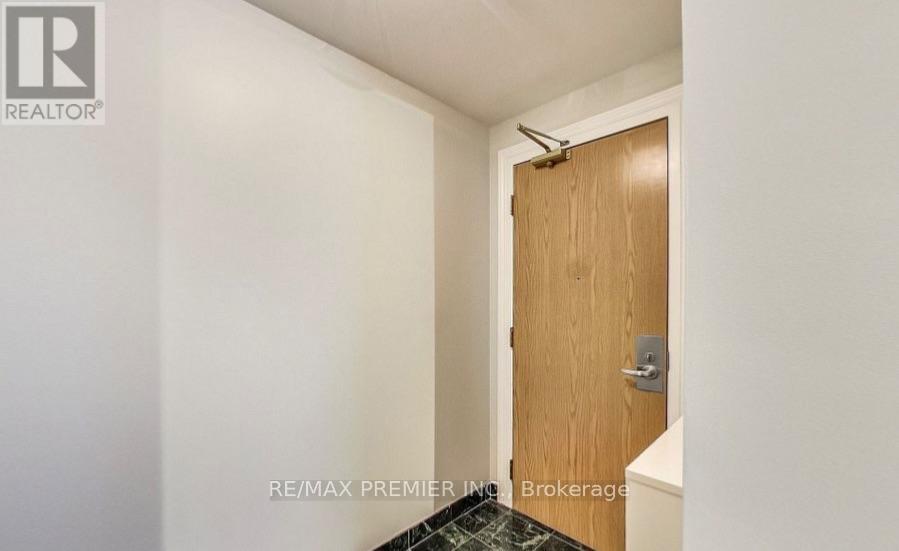 UPH02 - 105 VICTORIA STREET, Toronto (Church-Yonge Corridor) — photo 4