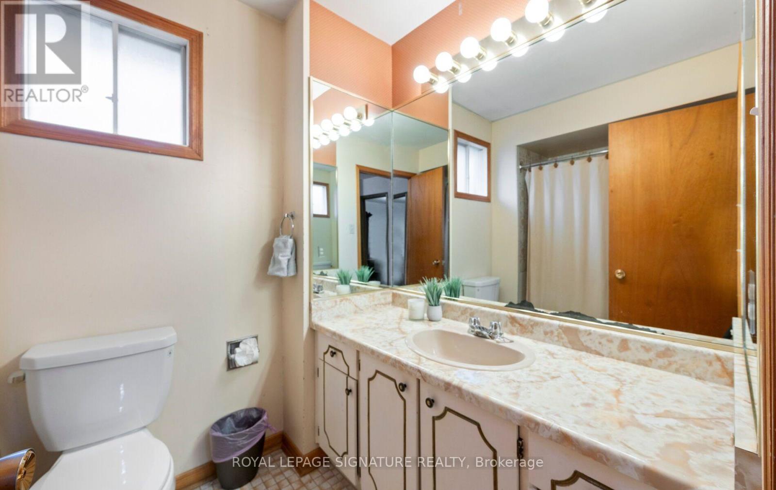 129 Cavell Avenue, Toronto, ON photo 36