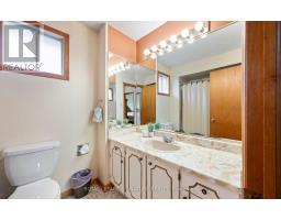 129 Cavell Avenue, Toronto, ON M8V1P5 Photo 38