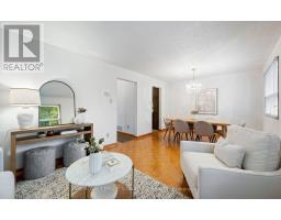 Eating area - 129 Cavell Avenue, Toronto, ON M8V1P5 Photo 7