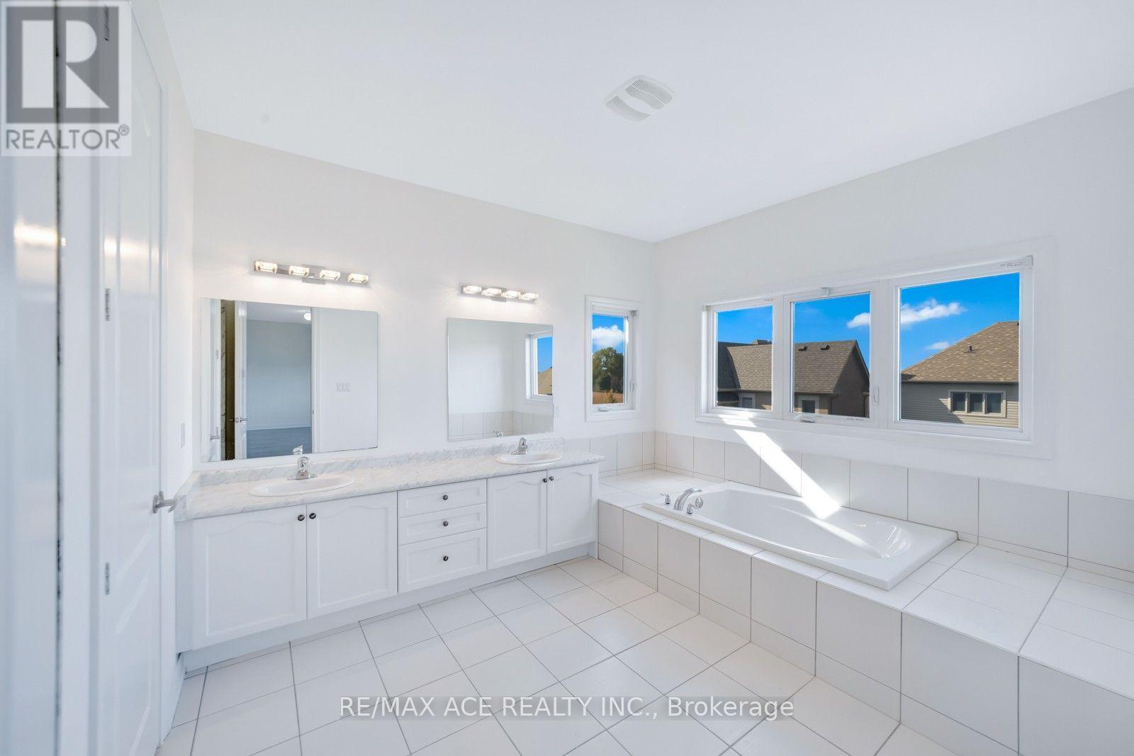 15 Bell Avenue, New Tecumseth photo 24