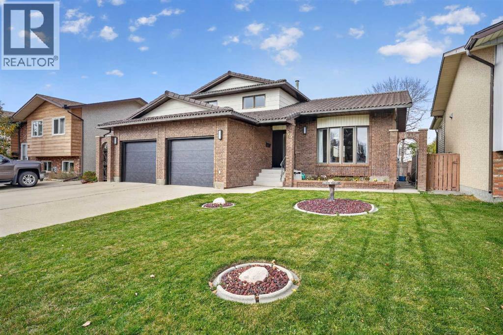 35 Ermineglen Road N, Lethbridge