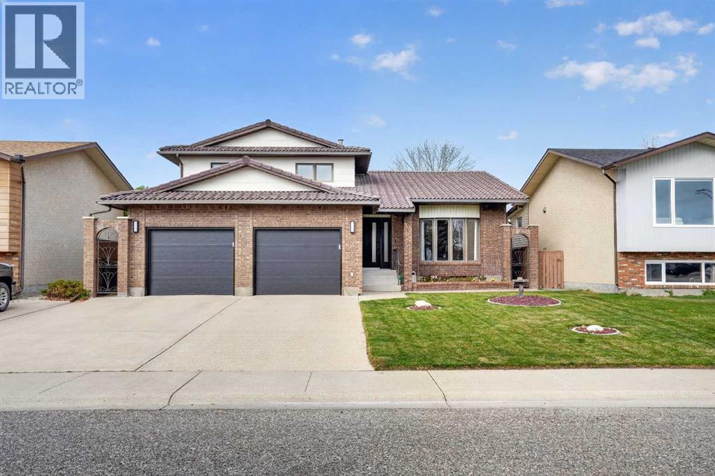 35 Ermineglen Road N, Lethbridge — photo 2