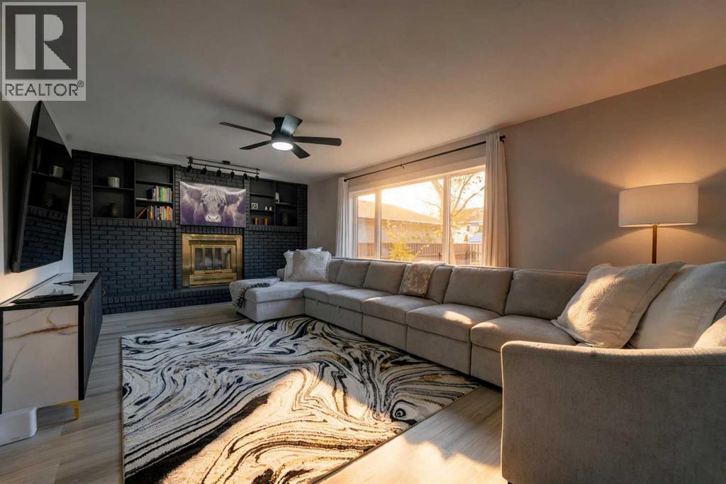 35 Ermineglen Road N, Lethbridge — photo 23