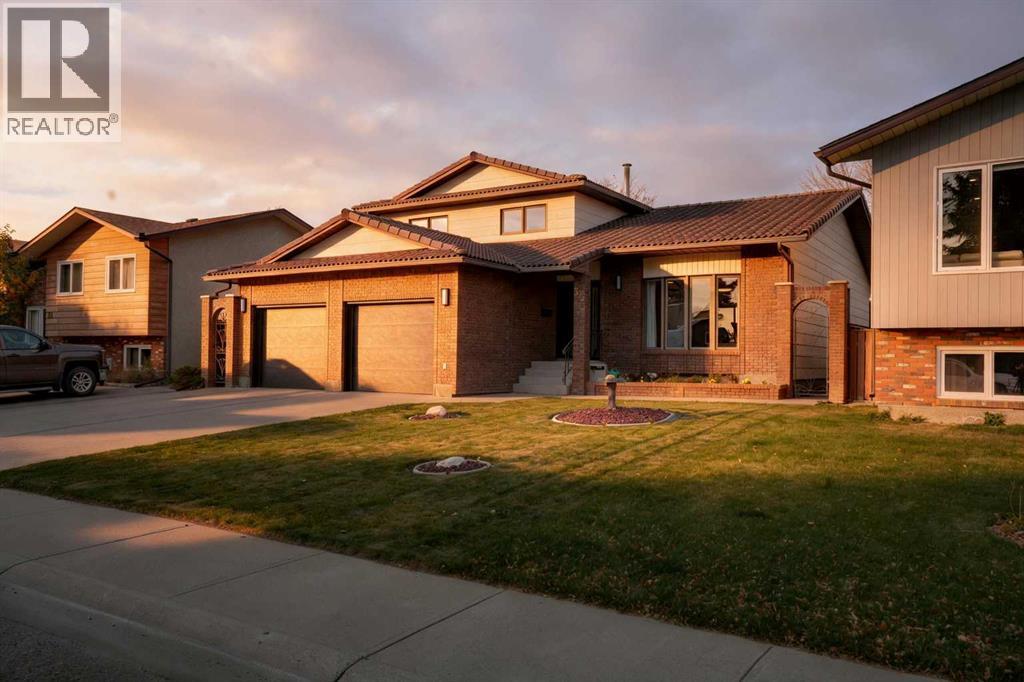 35 Ermineglen Road N, Lethbridge — photo 3