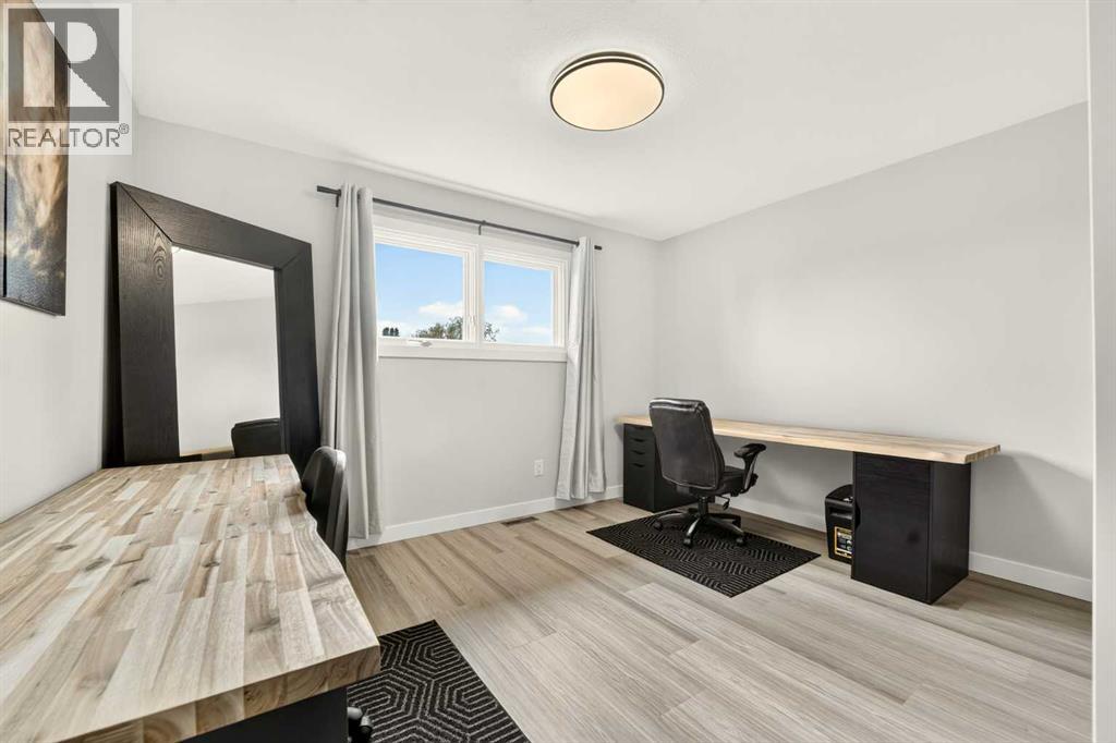 35 Ermineglen Road N, Lethbridge — photo 36