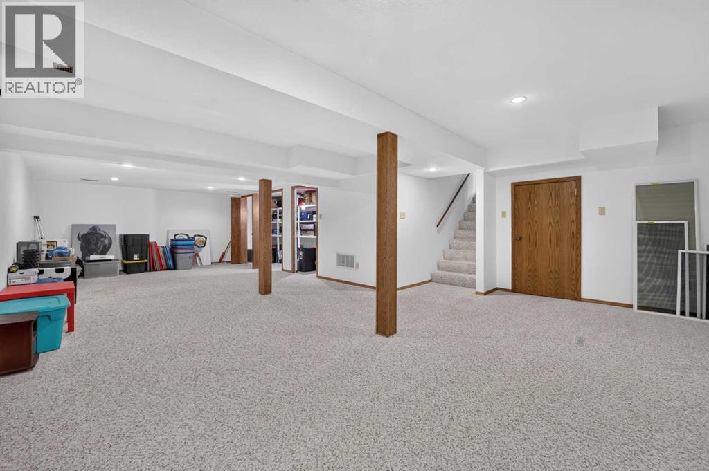 35 Ermineglen Road N, photo 44 of 50