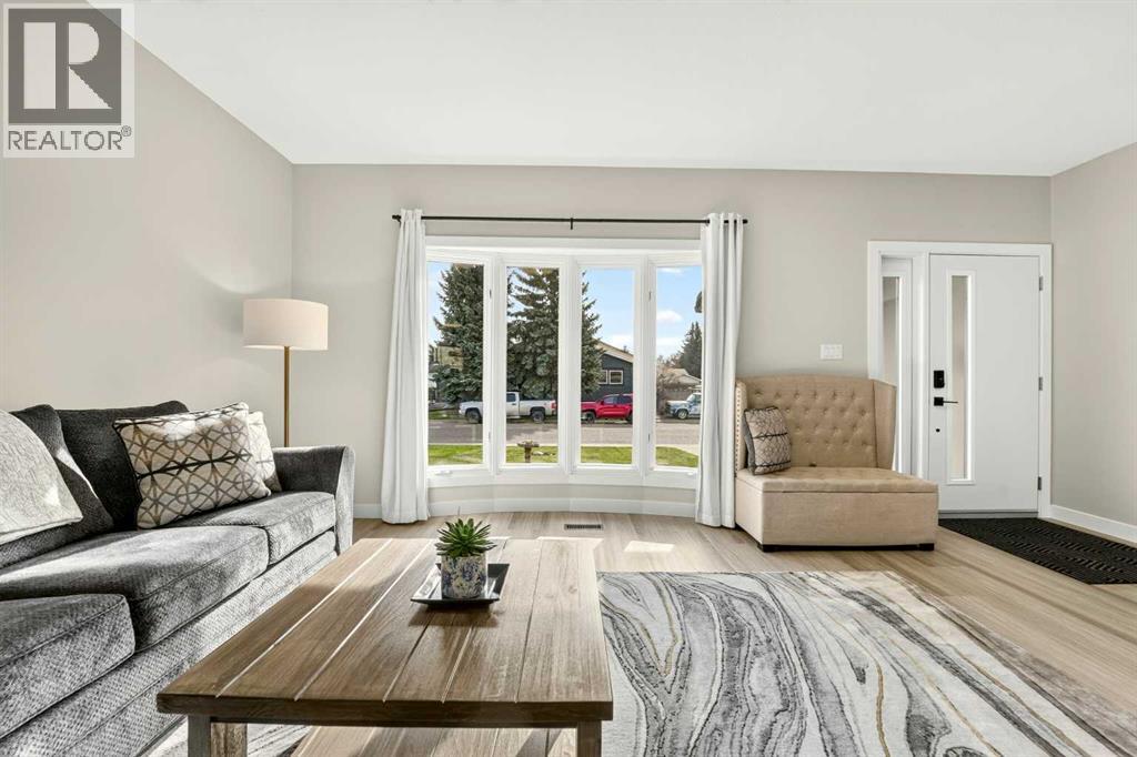35 Ermineglen Road N, Lethbridge — photo 5