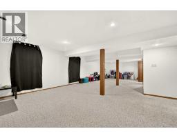35 Ermineglen Road N, Lethbridge, AB T1H5Y1 Photo 43