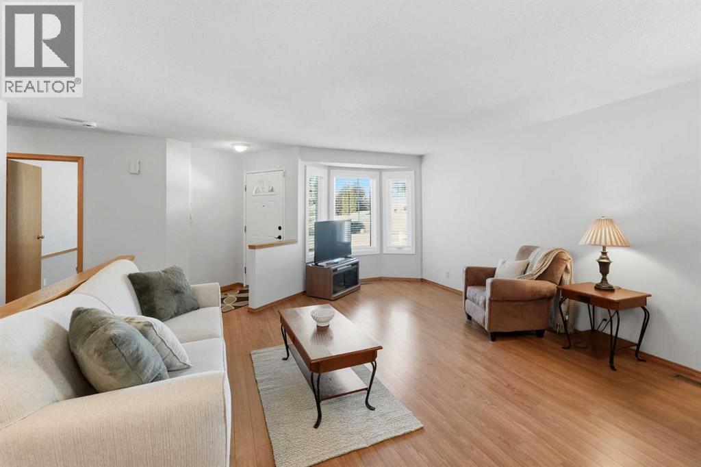 180 Doran Crescent, photo 13 of 44