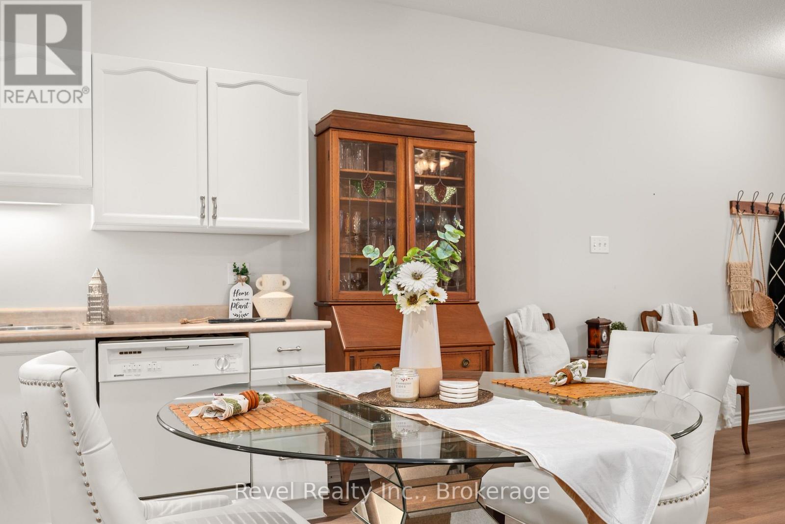 10- 111 Colborne Street, Kawartha Lakes, ON photo 15