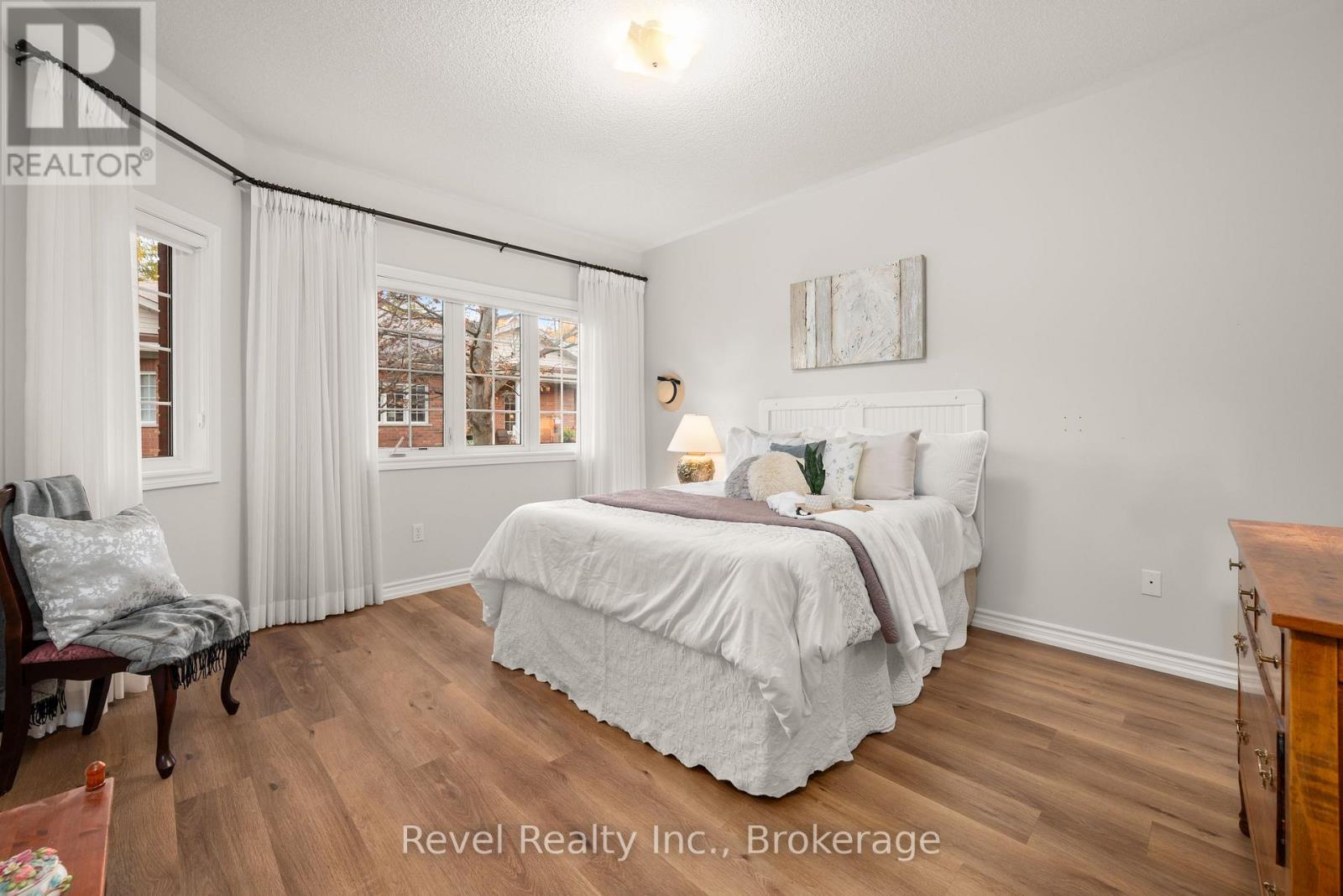 10- 111 Colborne Street, Kawartha Lakes, ON photo 19