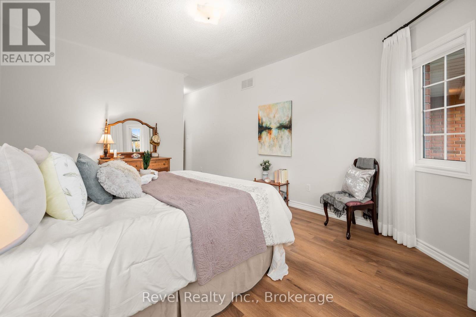 10- 111 Colborne Street, Kawartha Lakes, ON photo 21