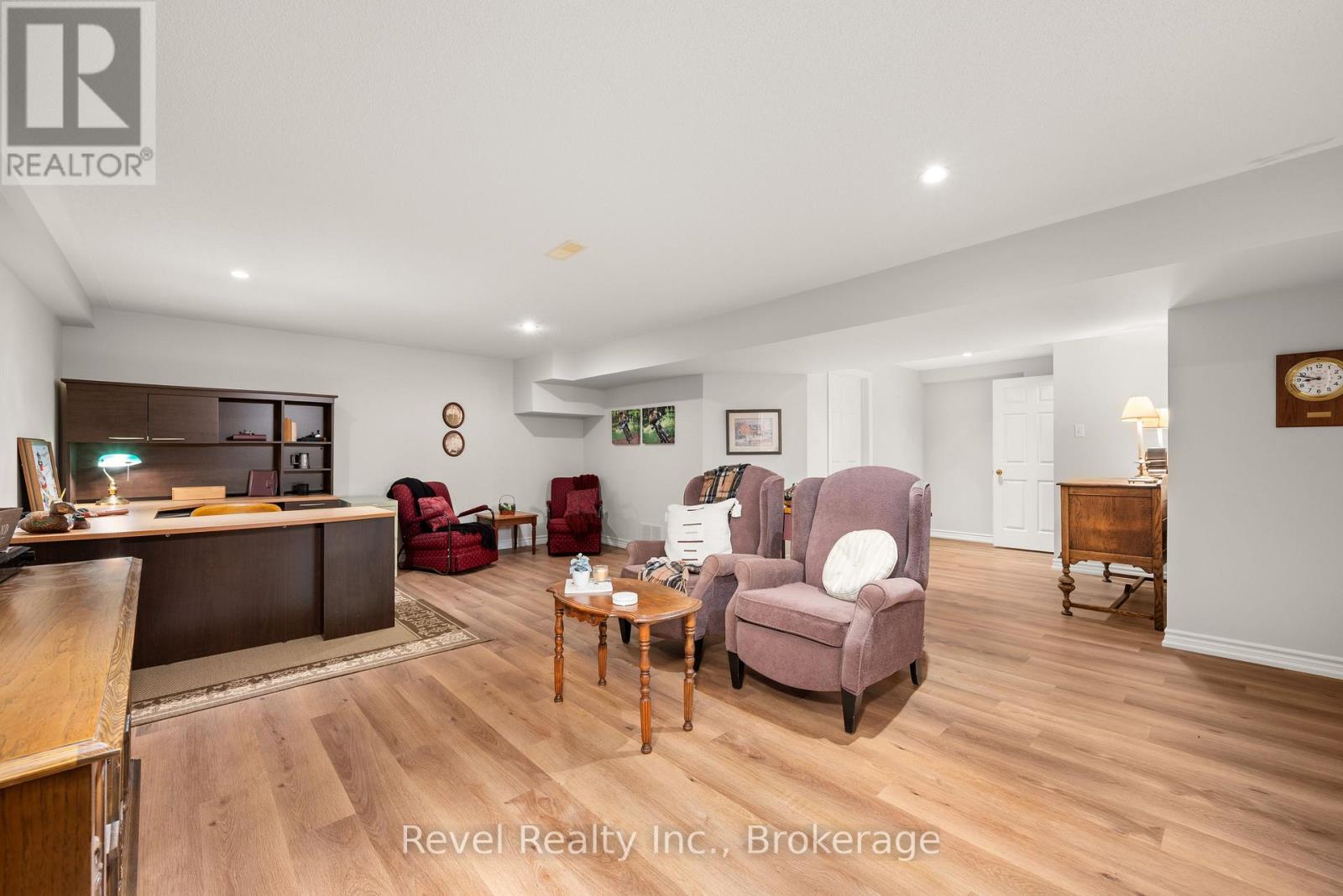 10- 111 Colborne Street, Kawartha Lakes, ON photo 31