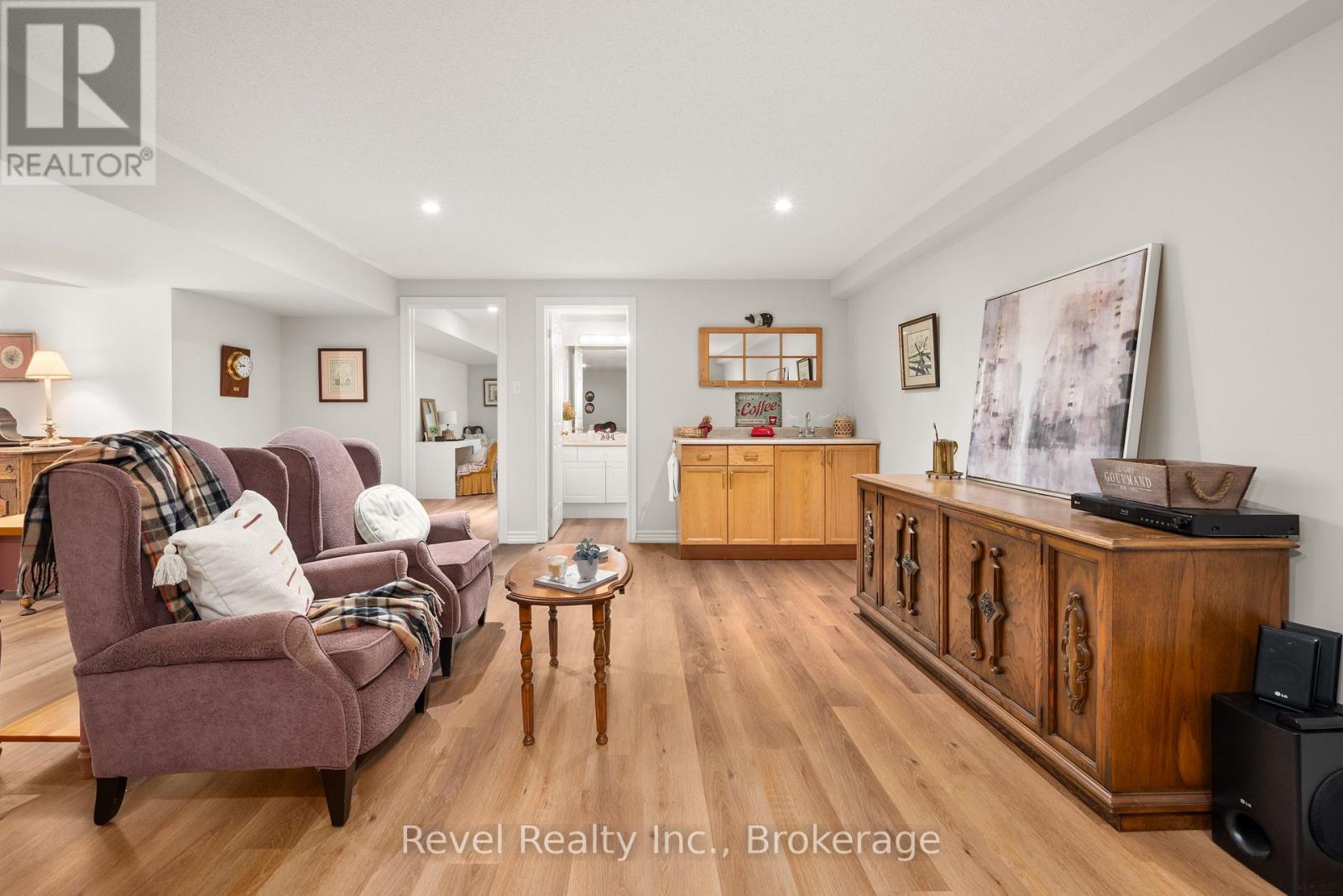 10- 111 Colborne Street, Kawartha Lakes, ON photo 33
