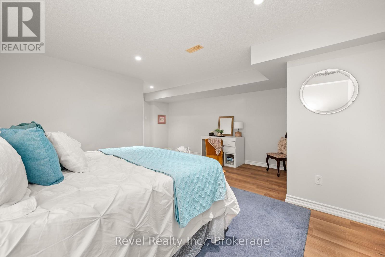 10- 111 Colborne Street, Kawartha Lakes, ON photo 38