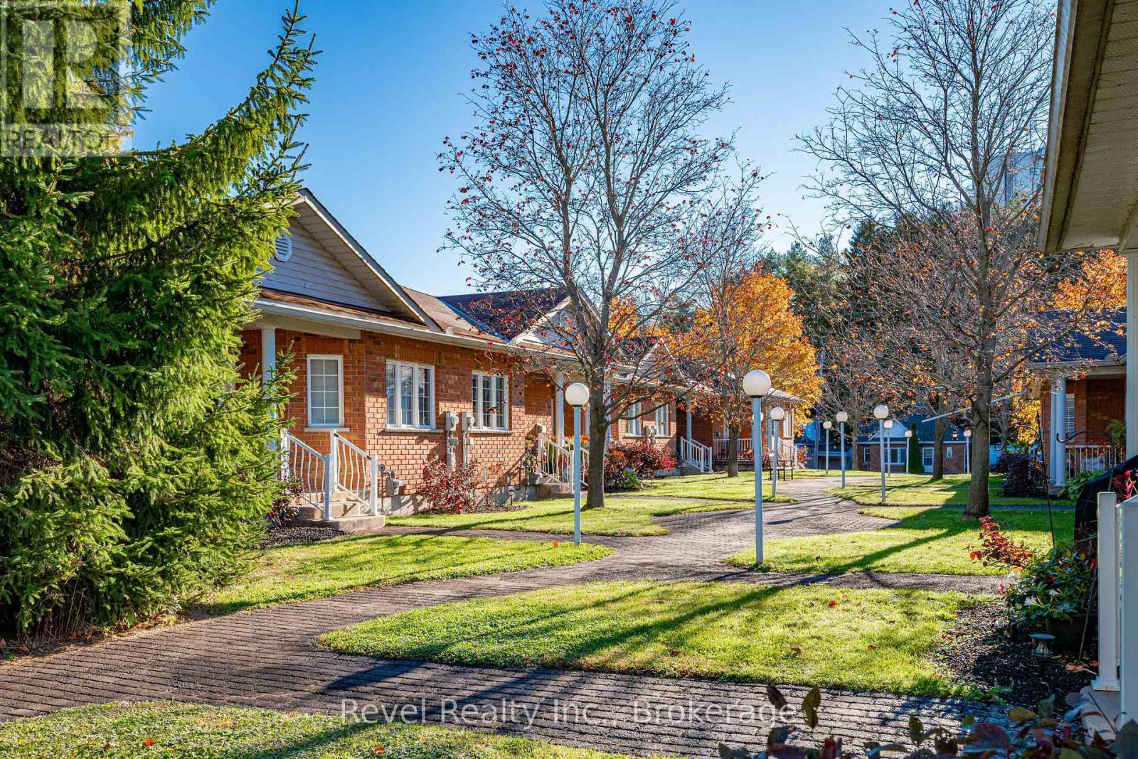10- 111 Colborne Street, Kawartha Lakes, ON photo 42