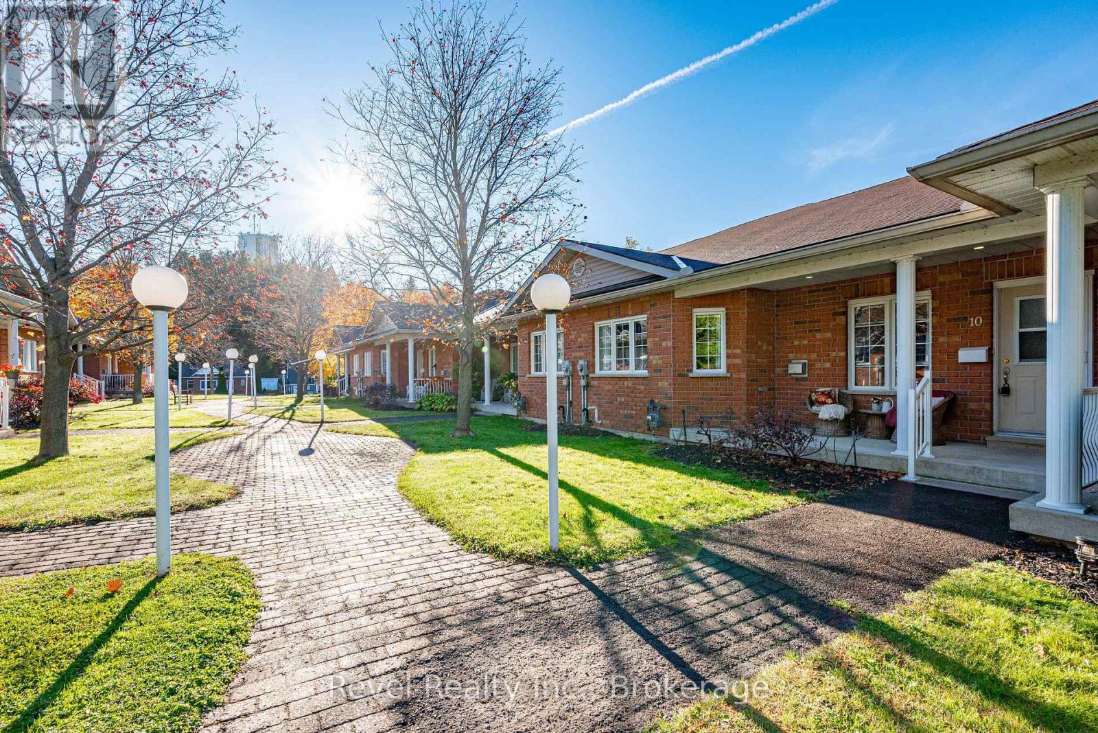 10- 111 Colborne Street, Kawartha Lakes, ON photo 43