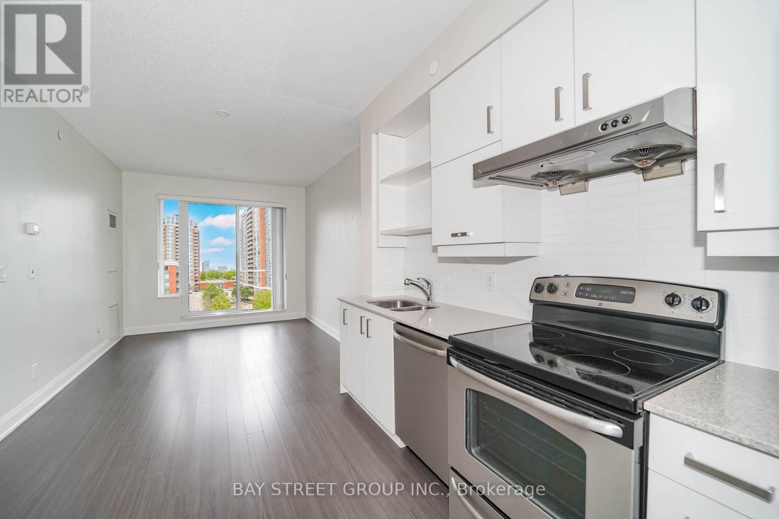 601 - 8228 BIRCHMOUNT ROAD, Markham (Unionville) — photo 3