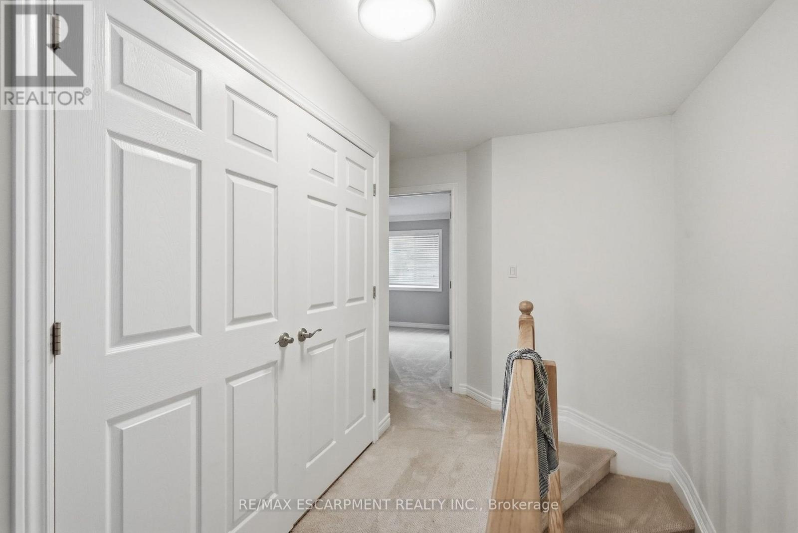8 Goldenview Court, Hamilton, ON photo 19
