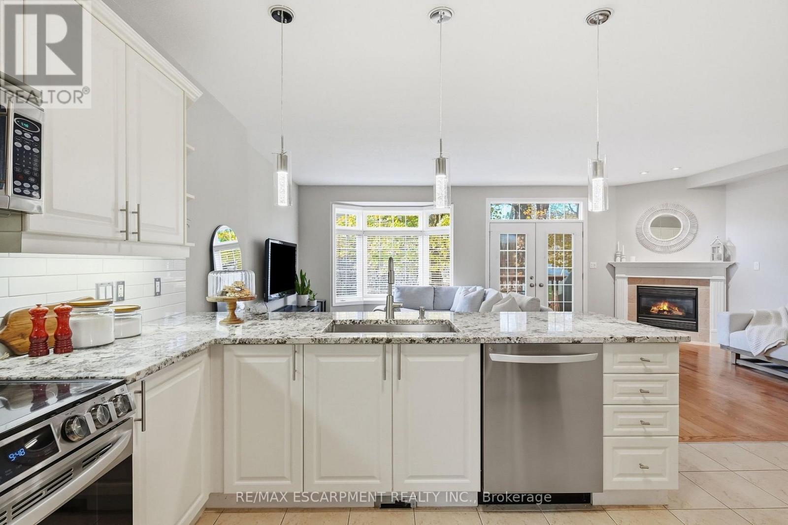 8 Goldenview Court, Hamilton, ON photo 8