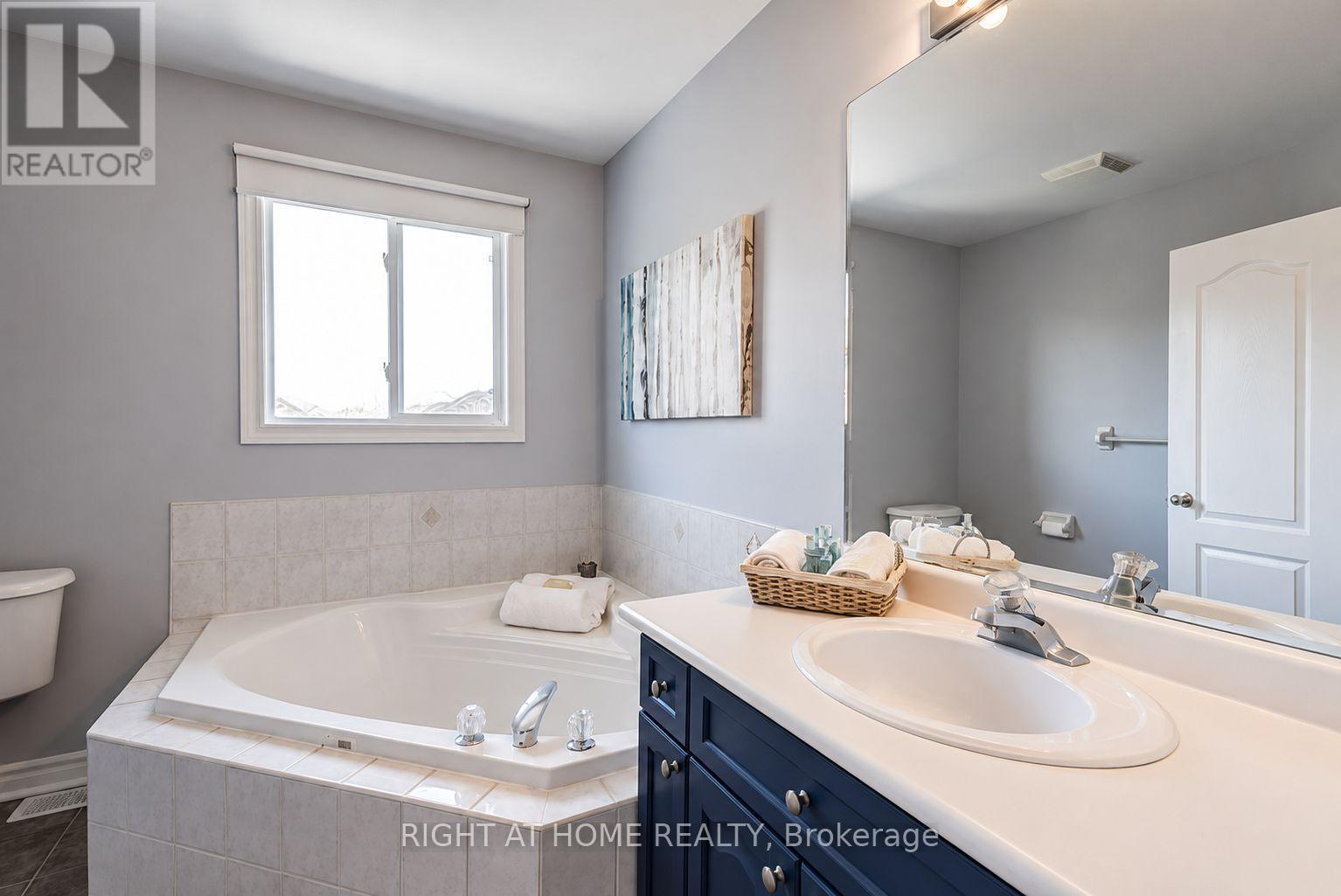 693 Macbeth Heights, Mississauga, ON photo 13