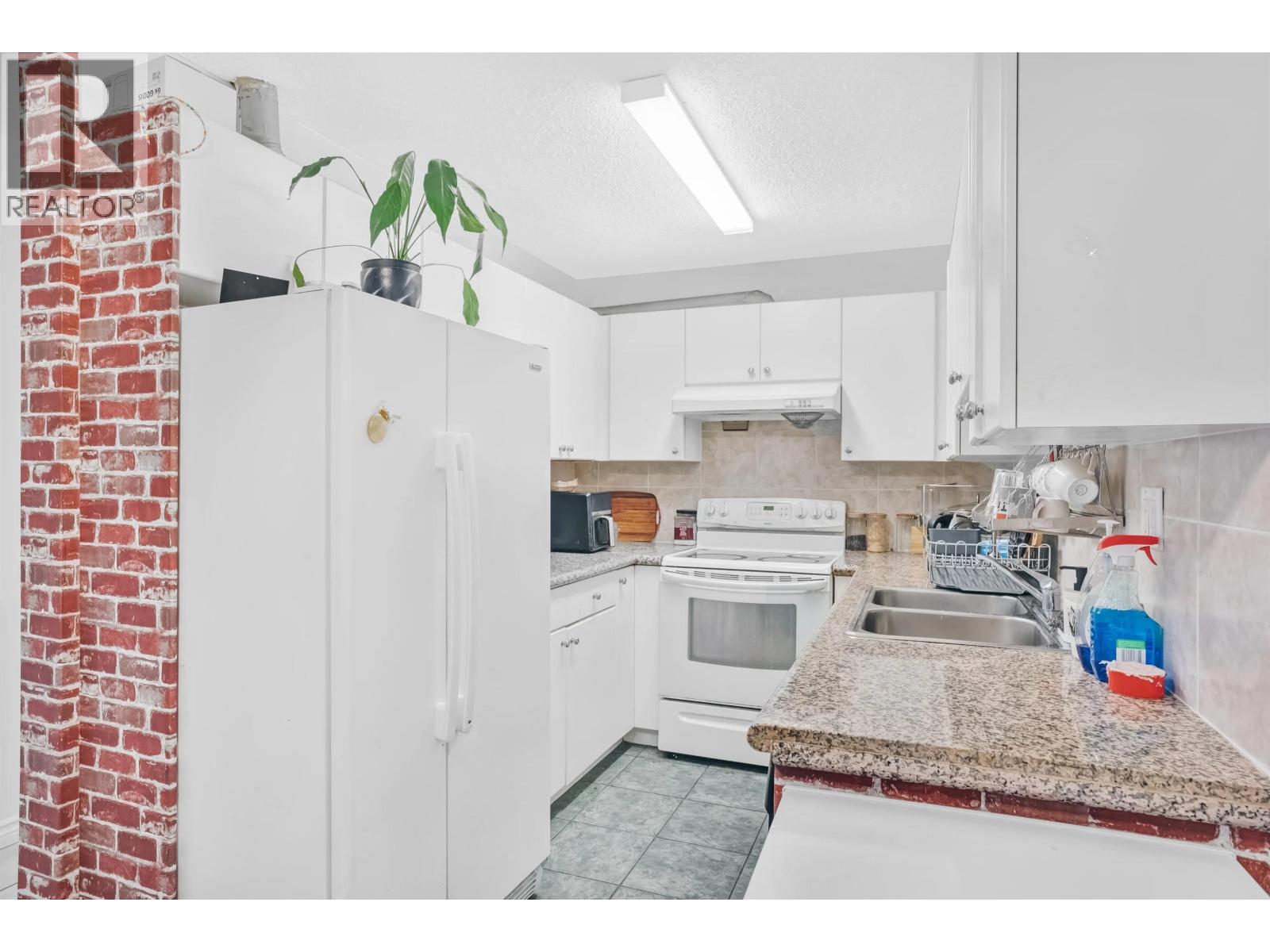 #205-7220 LINDSAY Road, Richmond