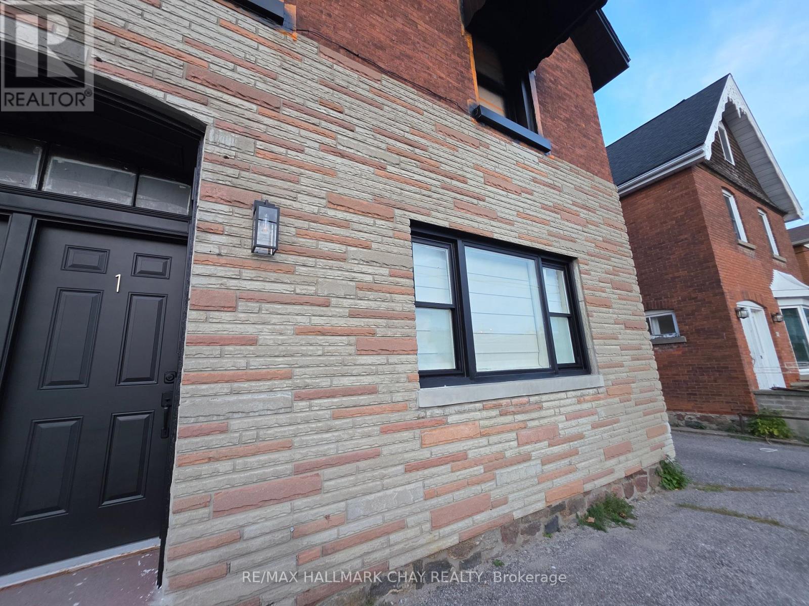 1 - 28 MATCHEDASH STREET N, Orillia — photo 2