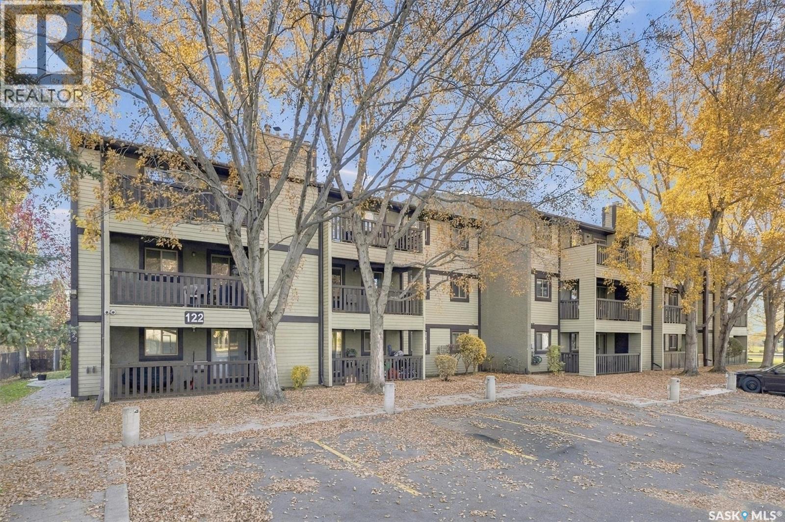 120 122 Edinburgh PLACE, Saskatoon